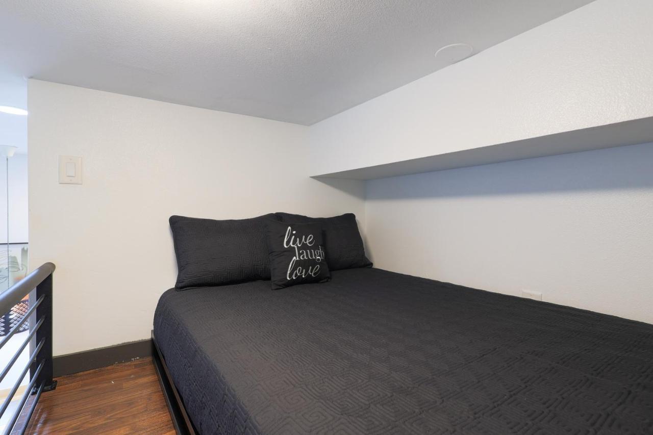 Old West Studio Lofts West Tampa Luaran gambar
