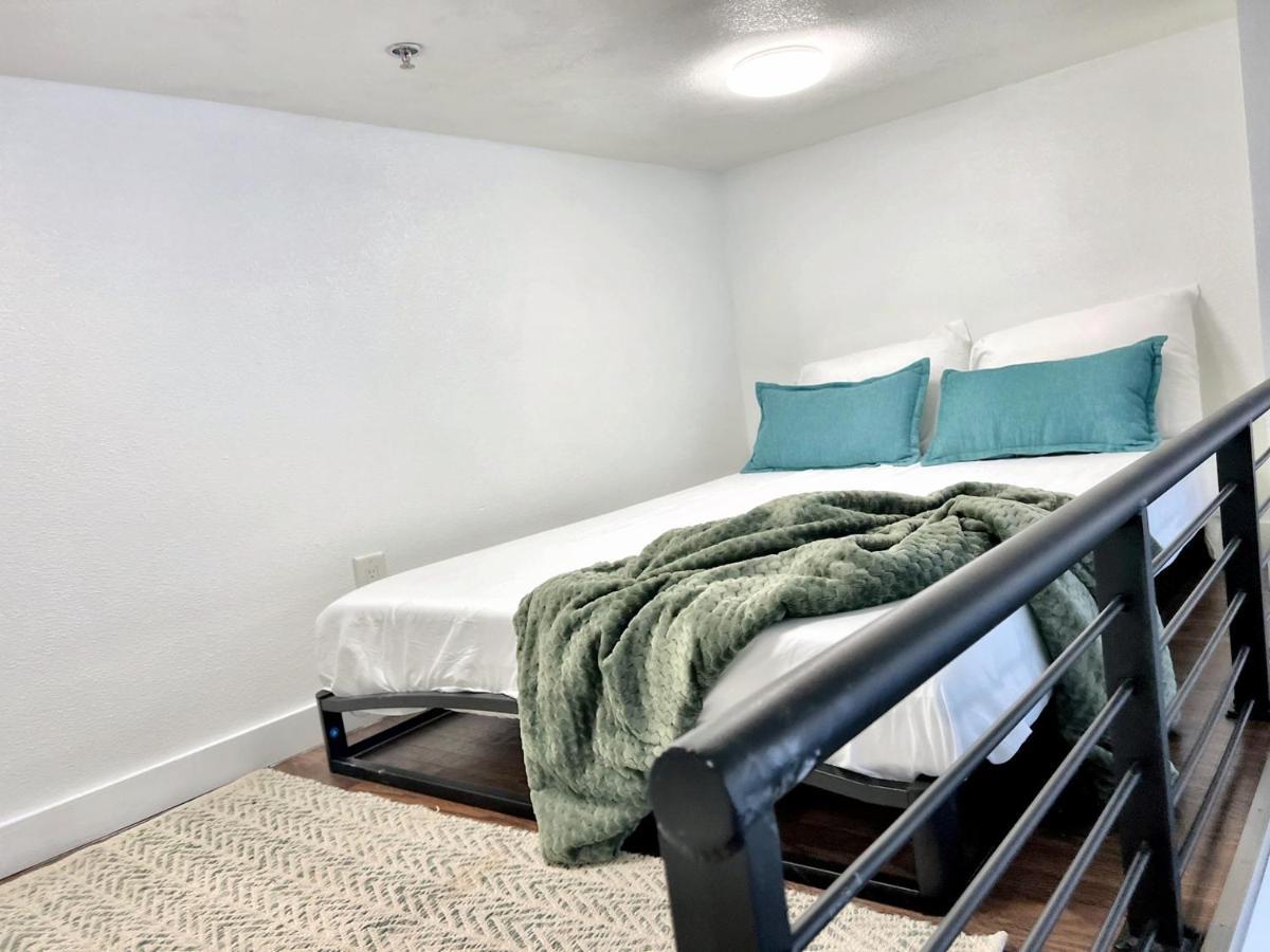 Old West Studio Lofts West Tampa Luaran gambar